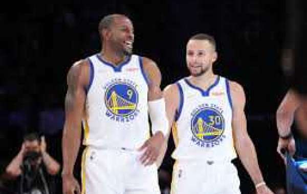 In a surprising revelation, Andre Iguodala has stated that he would love to give his 2015 NBA Finals ring to teammate St